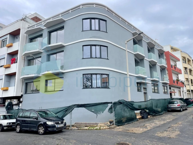 Prédio para Venda em Faro (Sé e São Pedro) Foto 1