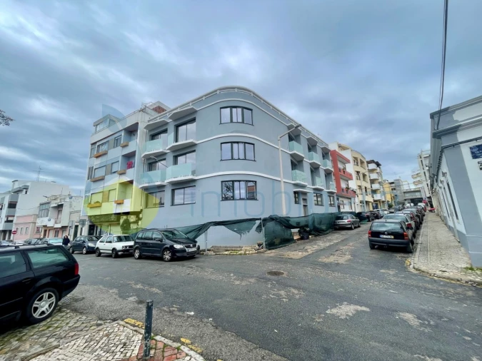 Prédio para Venda em Faro (Sé e São Pedro) Foto 11