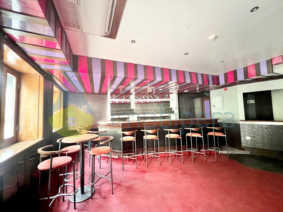 Negócio para Venda em Armação de Pera Foto 1