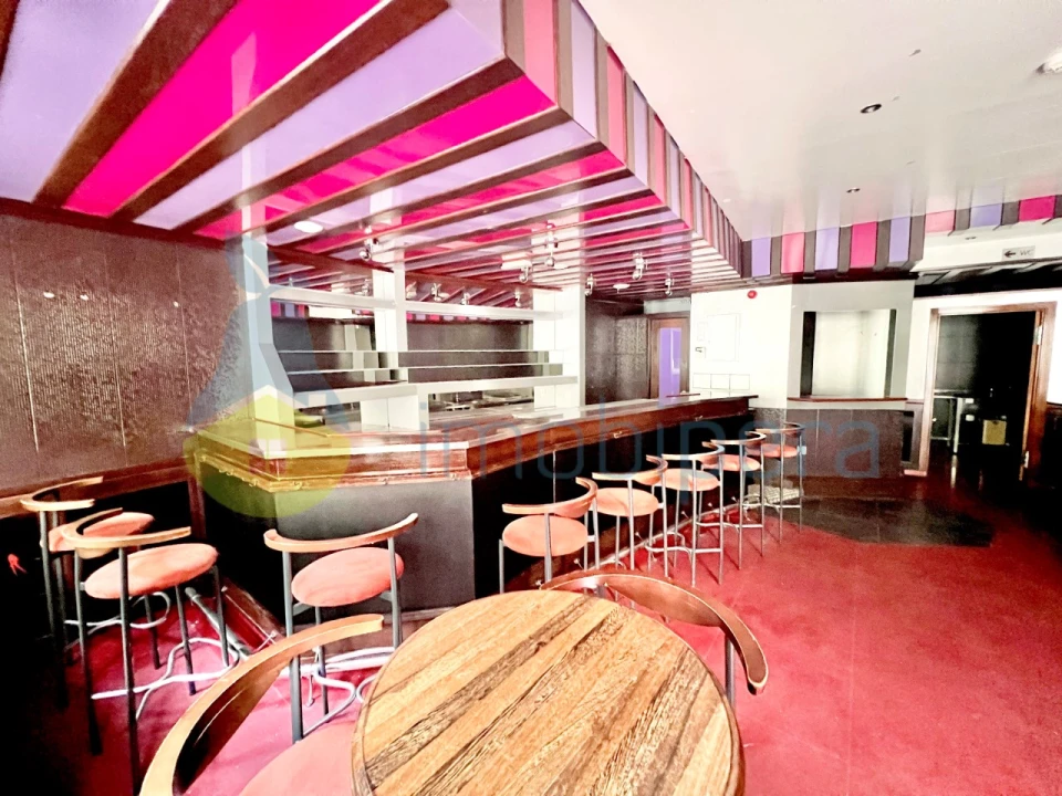 Negócio para Venda em Armação de Pera Foto 2