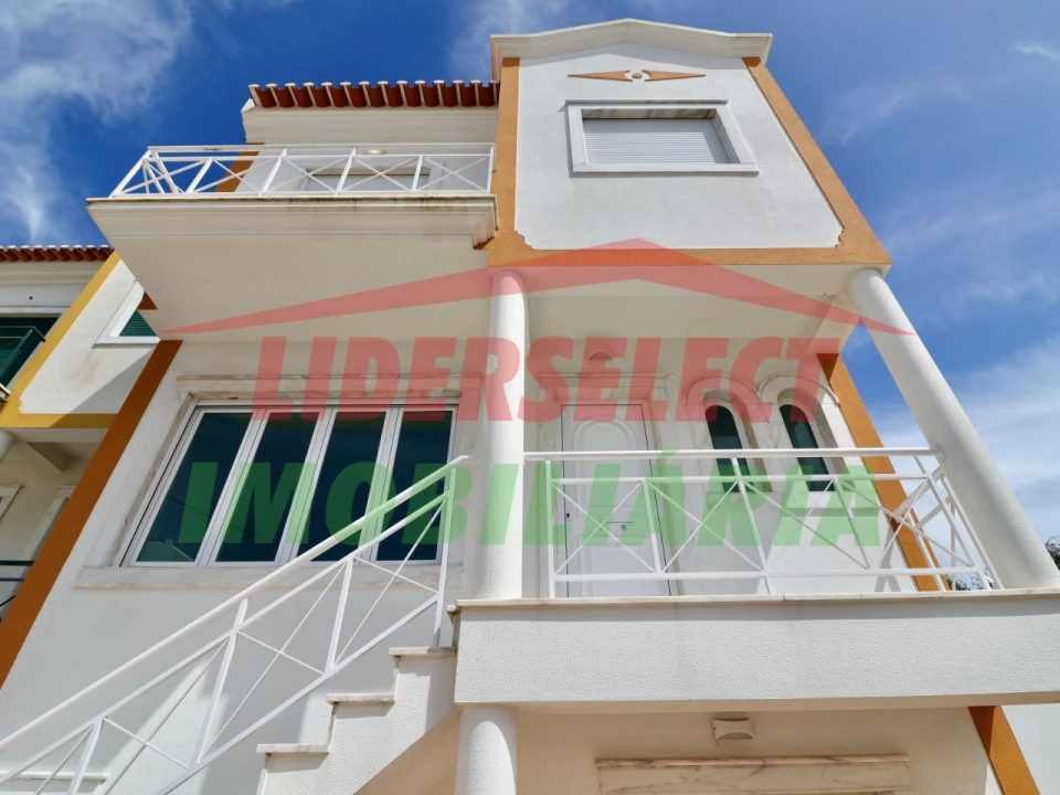 Moradia T3 para Venda em Ericeira Foto 3