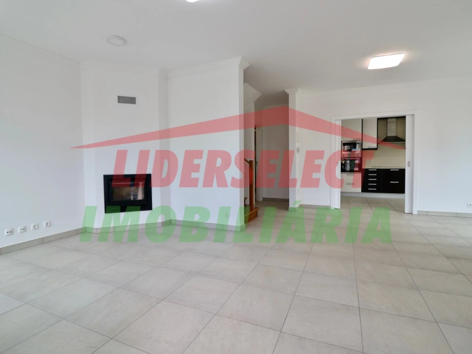 Moradia T3 para Venda em Ericeira Foto 5