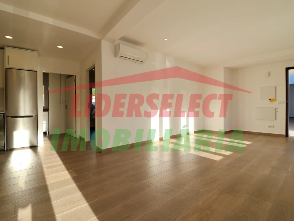 Apartamento T1 para Venda em Santa Maria, São Pedro e Matacães Foto 3