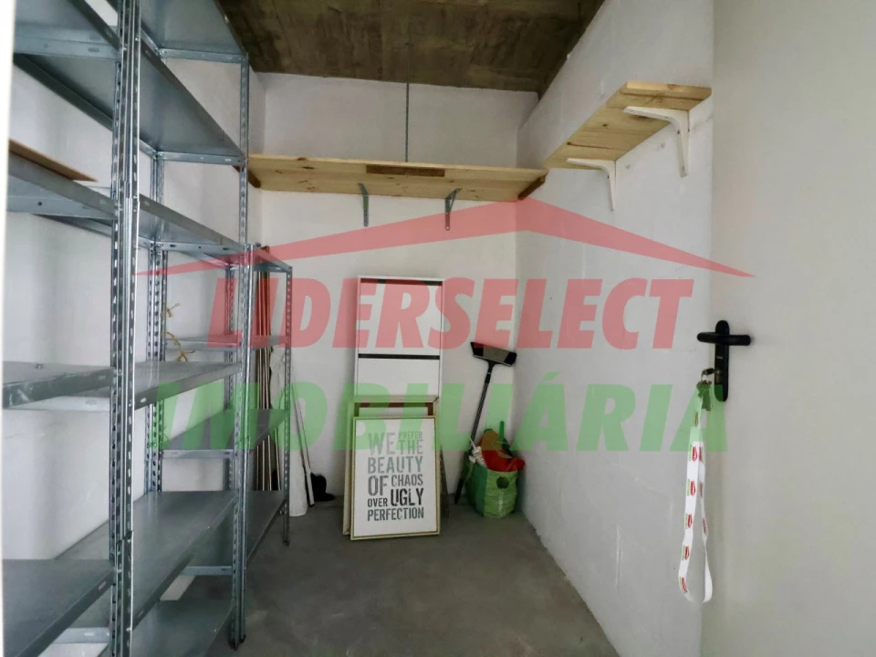 Apartamento T1 para Venda em Santa Maria, São Pedro e Matacães Foto 21