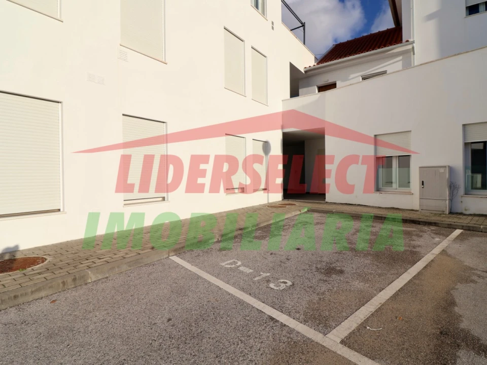 Apartamento T1 para Venda em Santa Maria, São Pedro e Matacães Foto 23