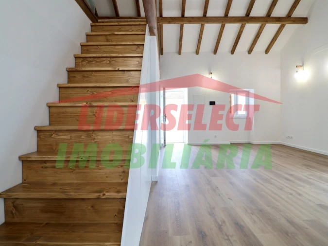 Moradia T1 para Venda em Silveira Foto 13