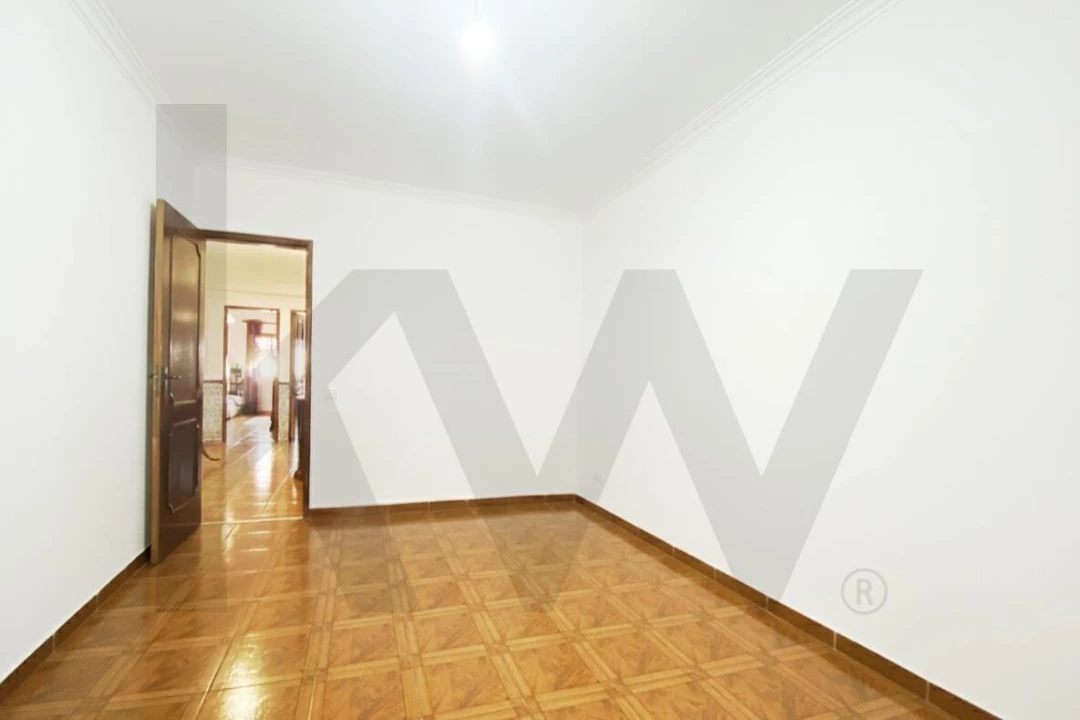 Apartamento T2 para Venda em Algueirão-Mem Martins Foto 5