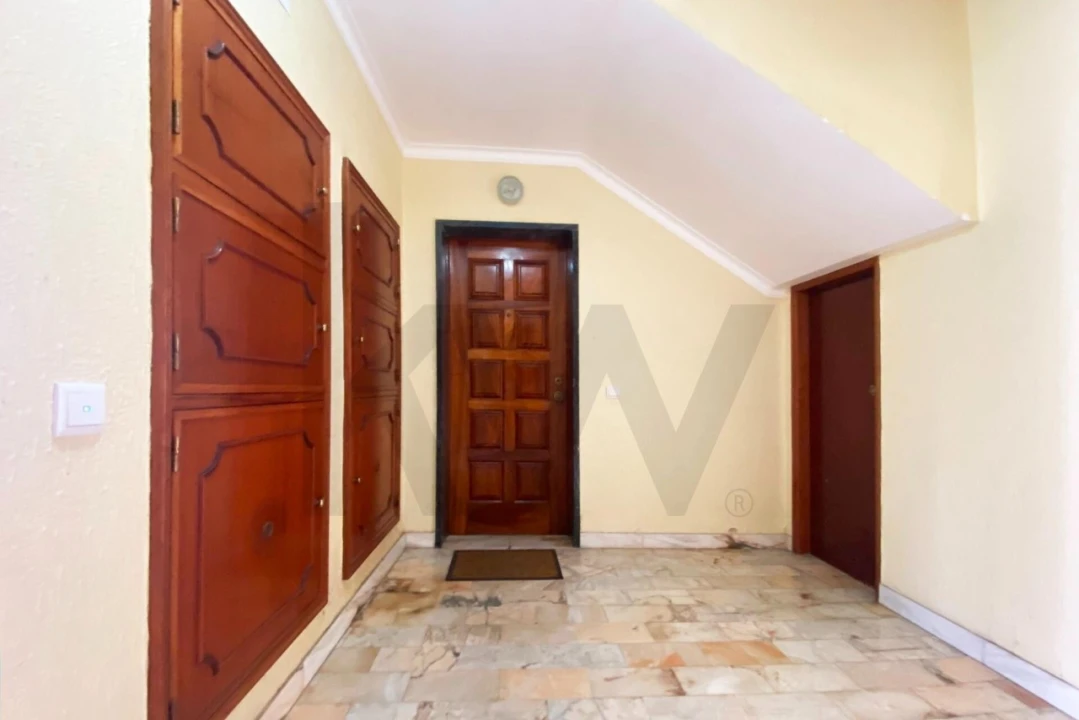 Apartamento T2 para Venda em Algueirão-Mem Martins Foto 17