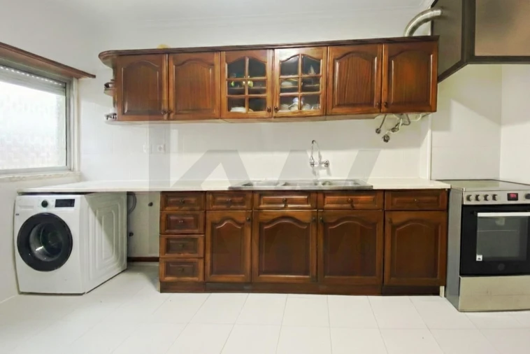 Apartamento T2 para Venda em Algueirão-Mem Martins Foto 2