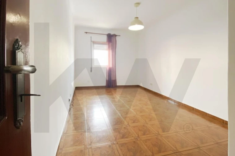 Apartamento T2 para Venda em Algueirão-Mem Martins Foto 6