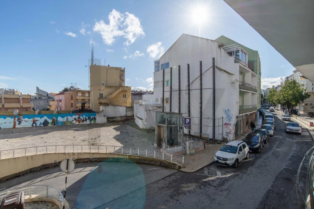 Apartamento T3 para Venda em Almada, Cova da Piedade, Pragal e Cacilhas Foto 27