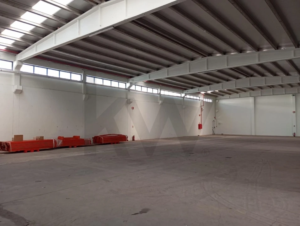 Armazém para Arrendamento em São Domingos de Rana Foto 13