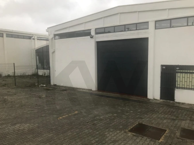 Armazém para Arrendamento em São Domingos de Rana Foto 4