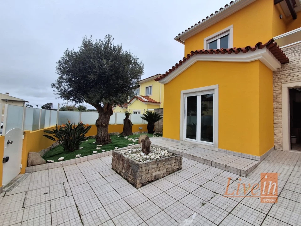 Moradia T3 para Venda em Silveira Foto 46