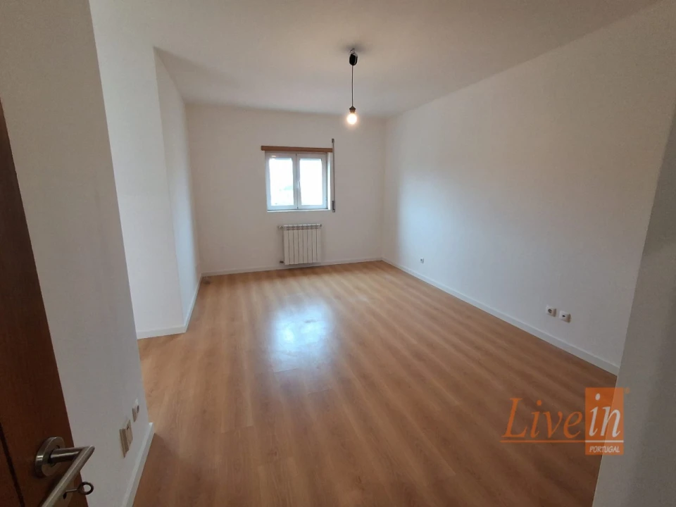 Moradia T3 para Venda em Silveira Foto 22