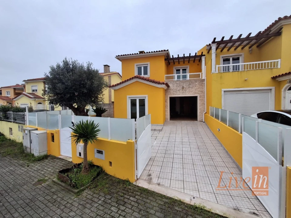 Moradia T3 para Venda em Silveira Foto 44