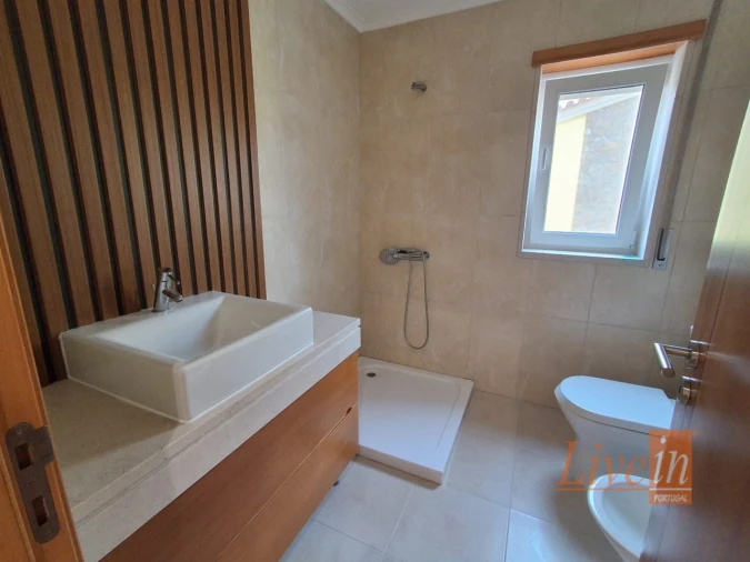 Moradia T3 para Venda em Silveira Foto 20