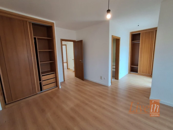 Moradia T3 para Venda em Silveira Foto 26