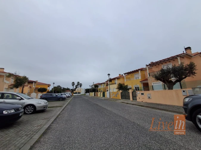 Moradia T3 para Venda em Silveira Foto 48