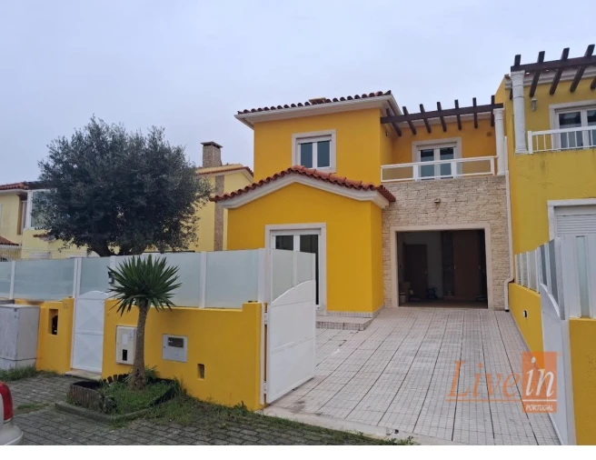 Moradia T3 para Venda em Silveira Foto 47