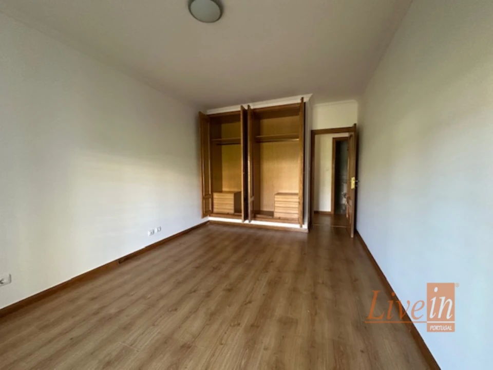 Apartamento T2 para Arrendamento em Malveira e São Miguel de Alcainça Foto 13