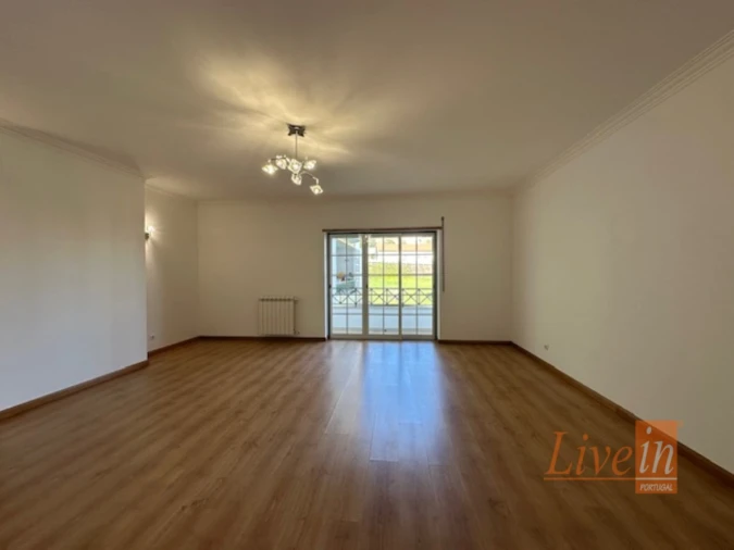 Apartamento T2 para Arrendamento em Malveira e São Miguel de Alcainça Foto 7