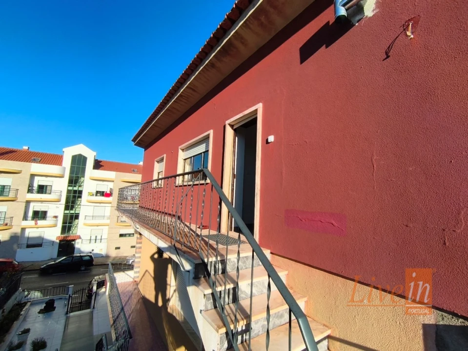Moradia T2 para Arrendamento em Mafra Foto 1