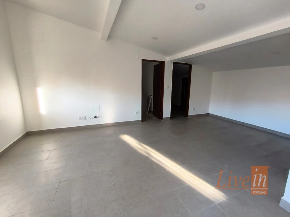 Moradia T2 para Arrendamento em Mafra Foto 3