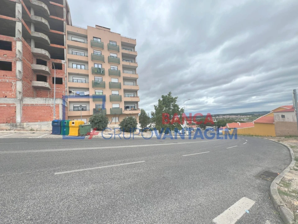 Apartamento T2 para Venda em Alenquer (Santo Estêvão e Triana) Foto 1