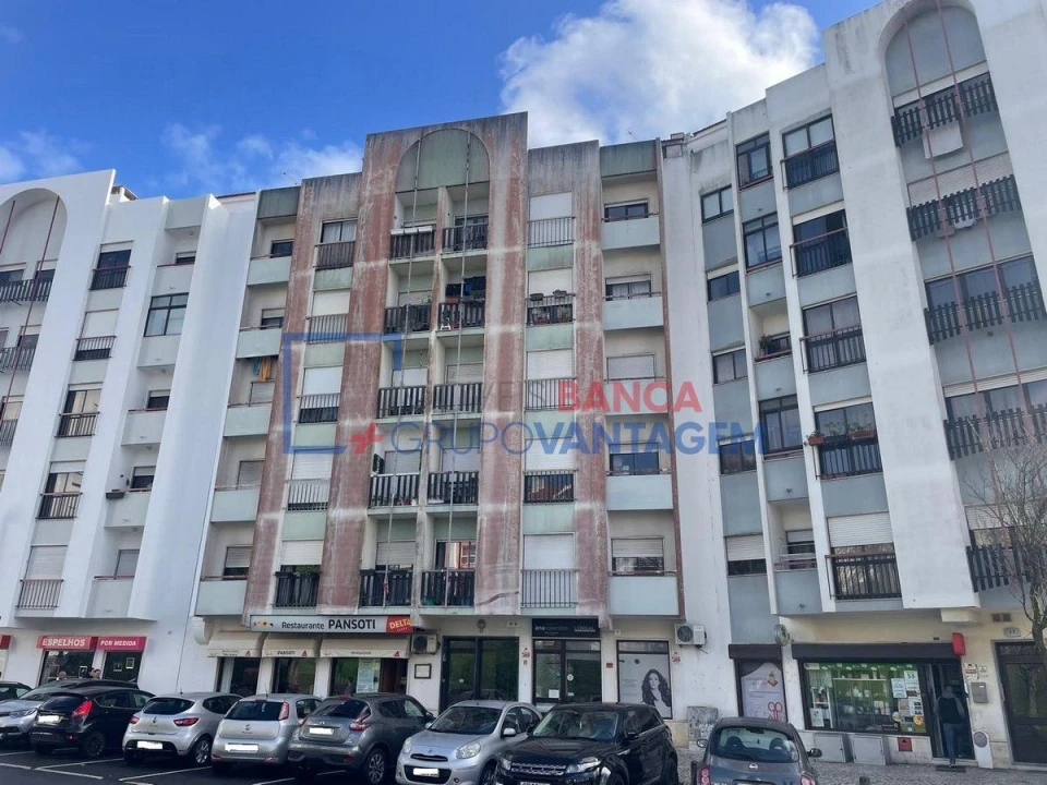 Apartamento T3 para Venda em Rio de Mouro Foto 1