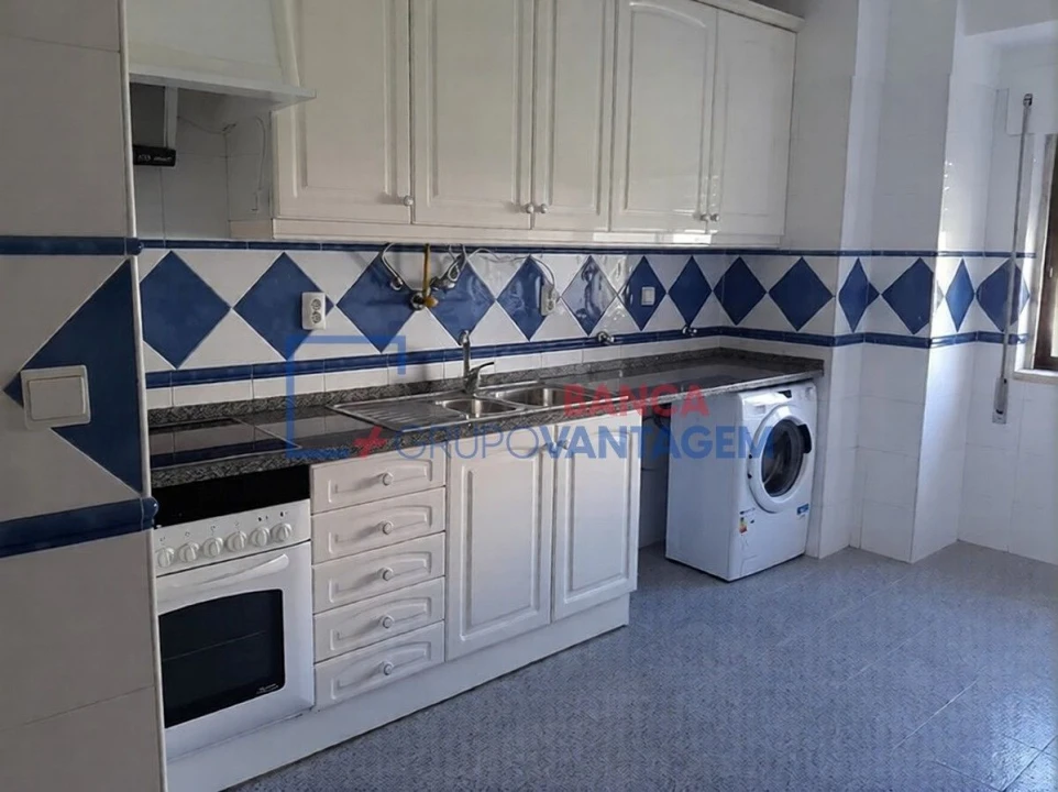 Apartamento T3 para Venda em Rio de Mouro Foto 3