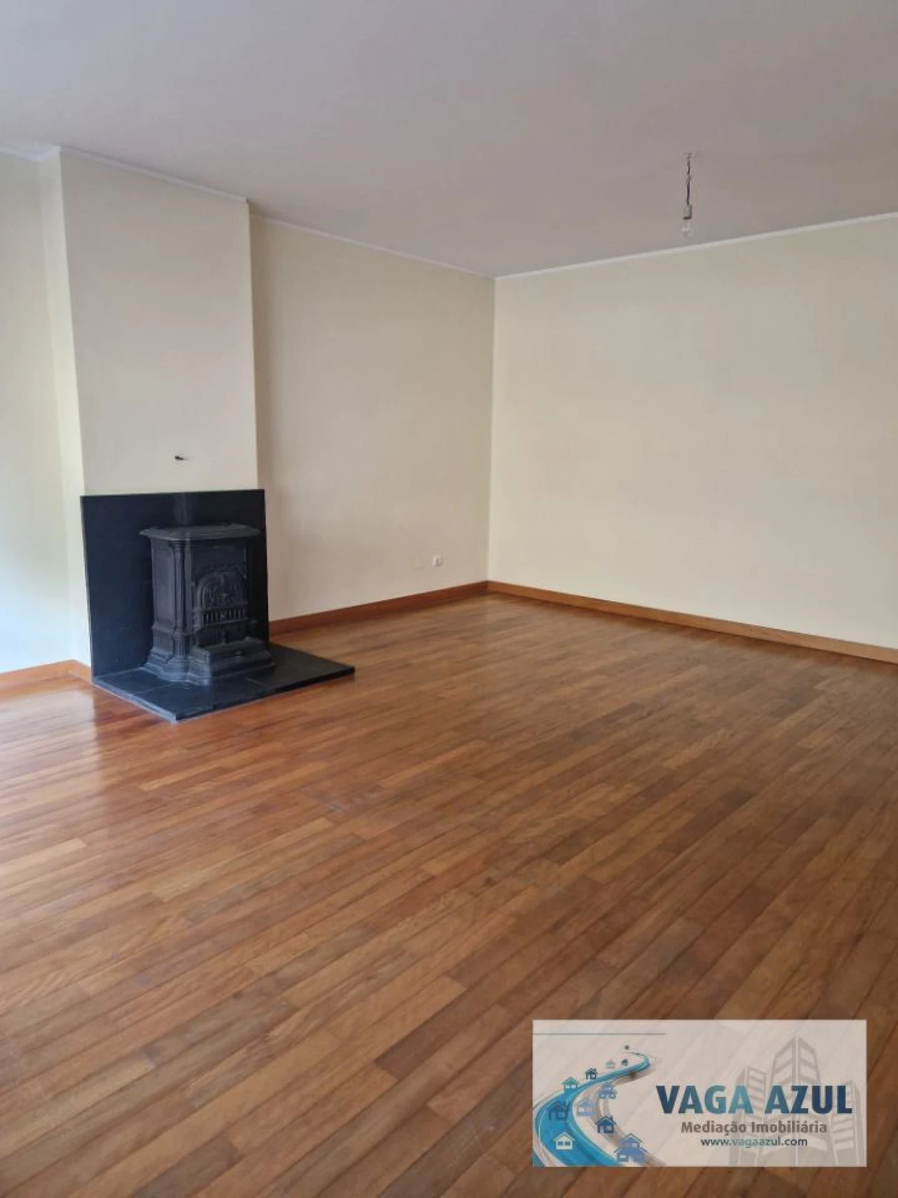 Apartamento T2 para Arrendamento em Ramalde Foto 6