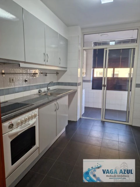 Apartamento T2 para Arrendamento em Ramalde