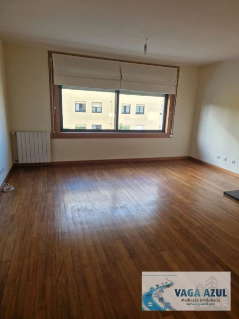 Apartamento T2 para Arrendamento em Ramalde