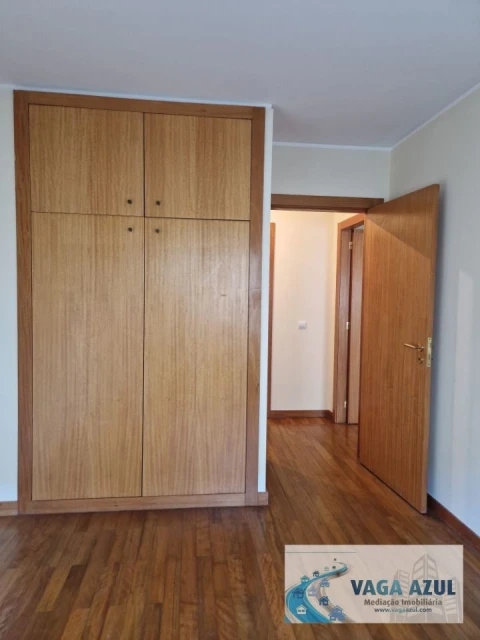 Apartamento T2 para Arrendamento em Ramalde