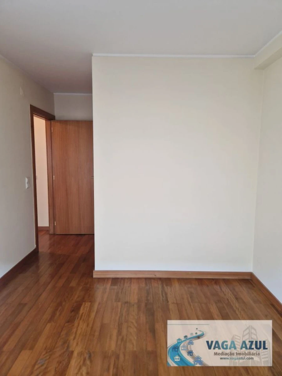 Apartamento T2 para Arrendamento em Ramalde Foto 10