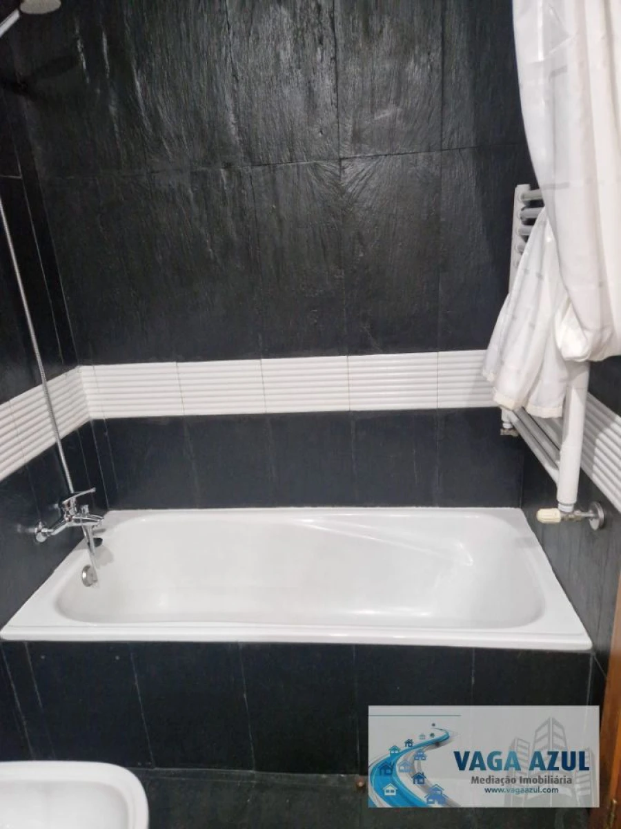 Apartamento T2 para Arrendamento em Ramalde Foto 14