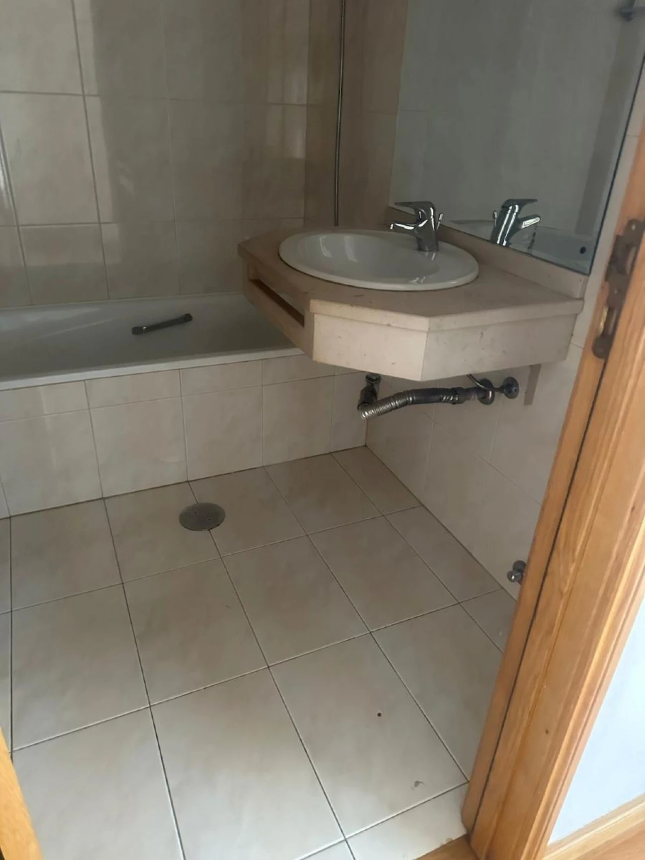 Apartamento T1 para Arrendamento em Arcozelo Foto 8