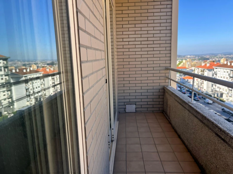 Apartamento T1 para Arrendamento em Arcozelo Foto 16