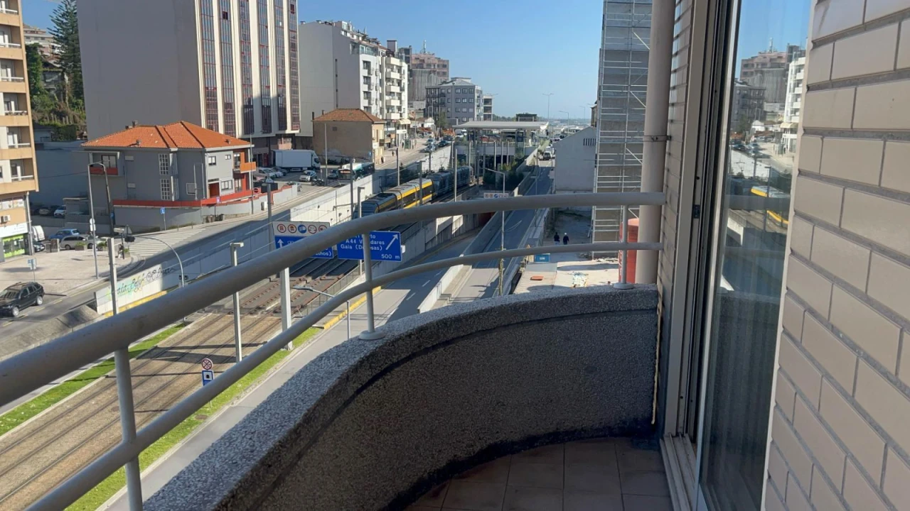 Apartamento T1 para Arrendamento em Arcozelo Foto 19