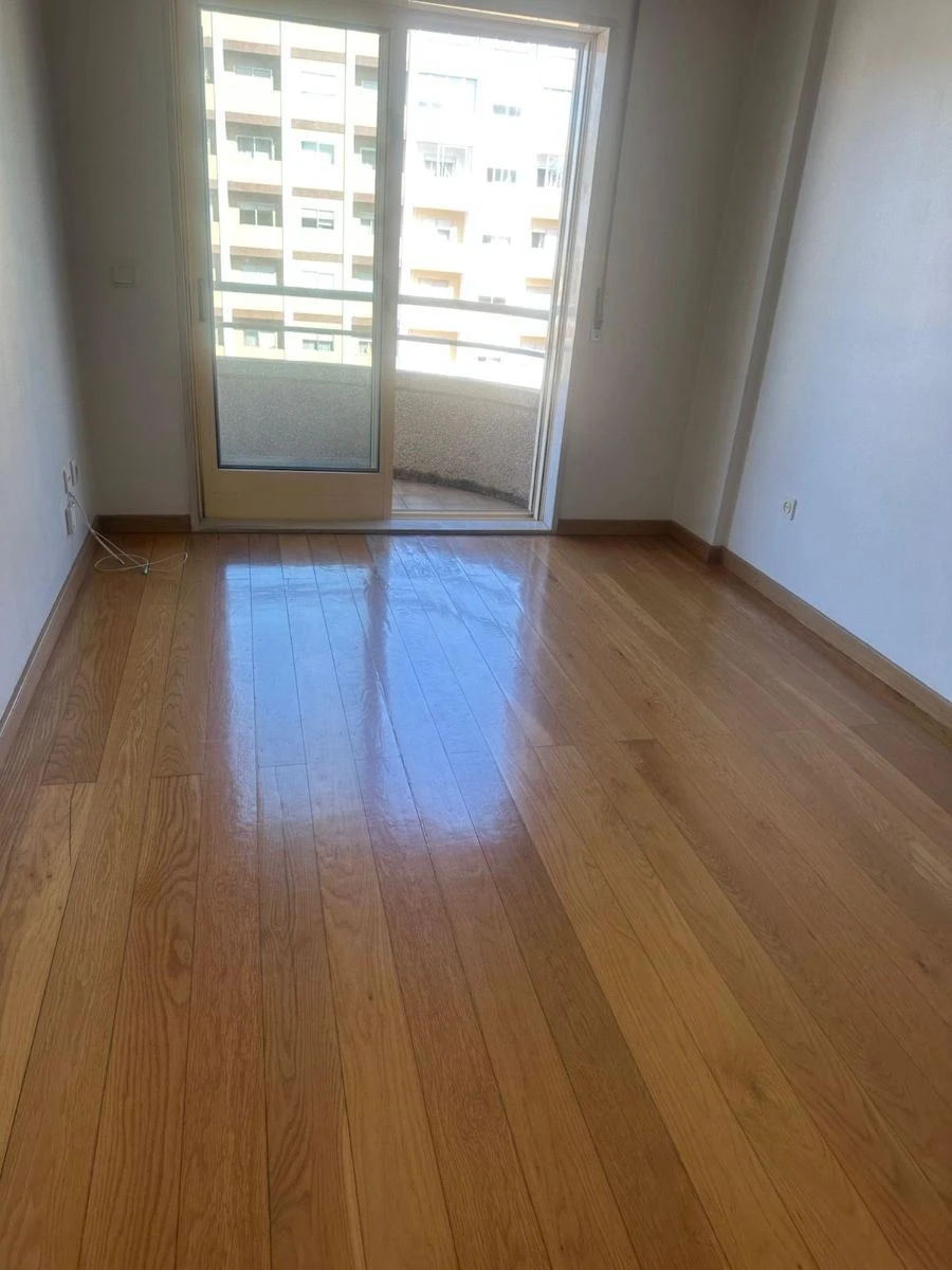 Apartamento T1 para Arrendamento em Arcozelo Foto 2