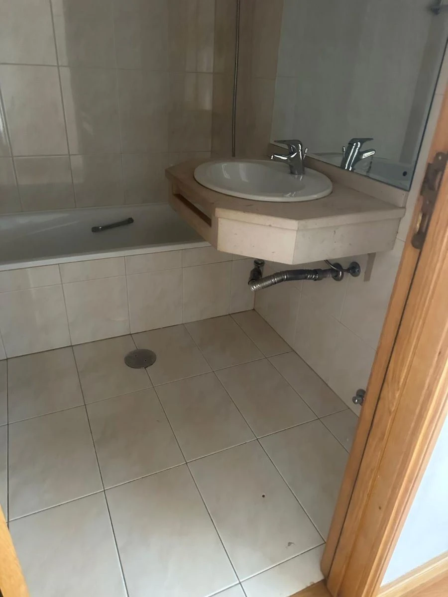 Apartamento T1 para Arrendamento em Arcozelo Foto 8