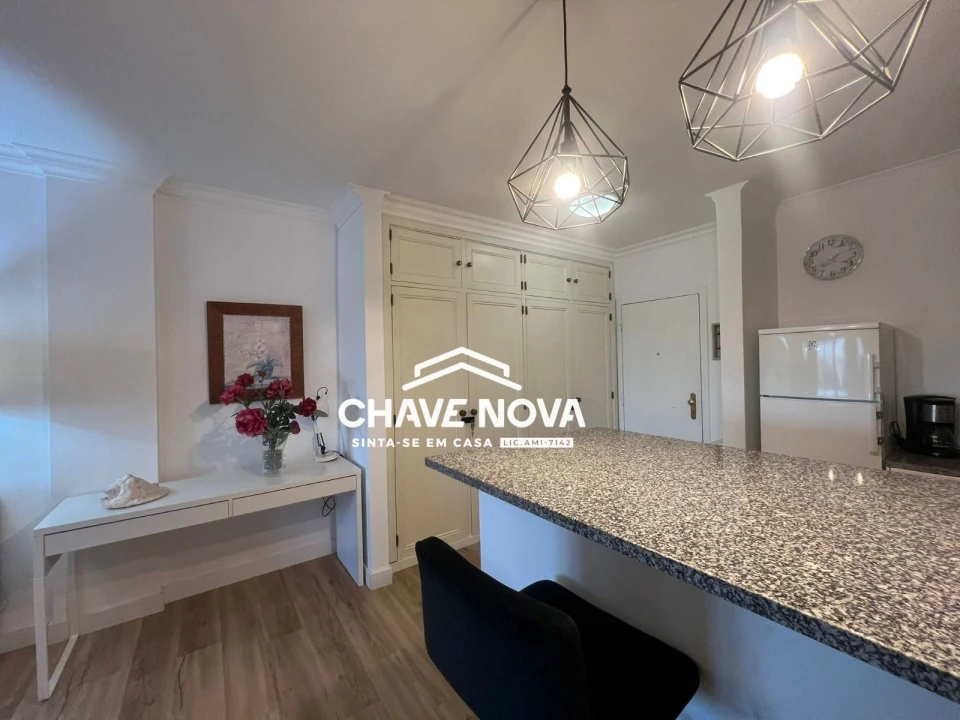 Apartamento T2 para Venda em Quarteira Foto 3
