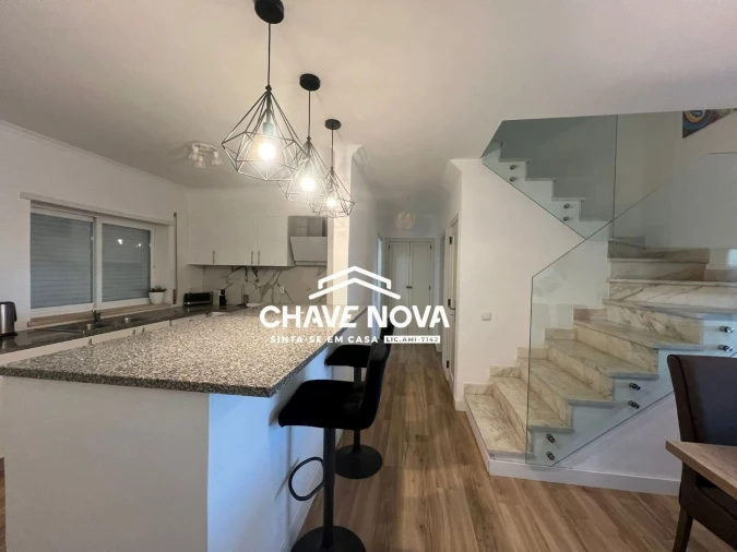 Apartamento T2 para Venda em Quarteira Foto 2