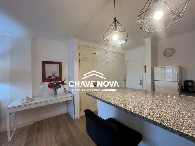 Apartamento T2 para Venda em Quarteira Foto 3
