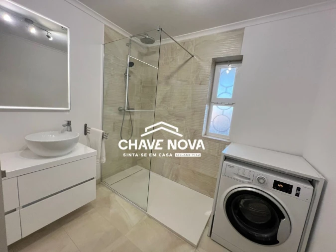 Apartamento T2 para Venda em Quarteira Foto 6