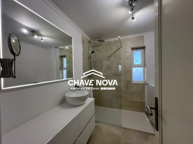 Apartamento T2 para Venda em Quarteira Foto 5