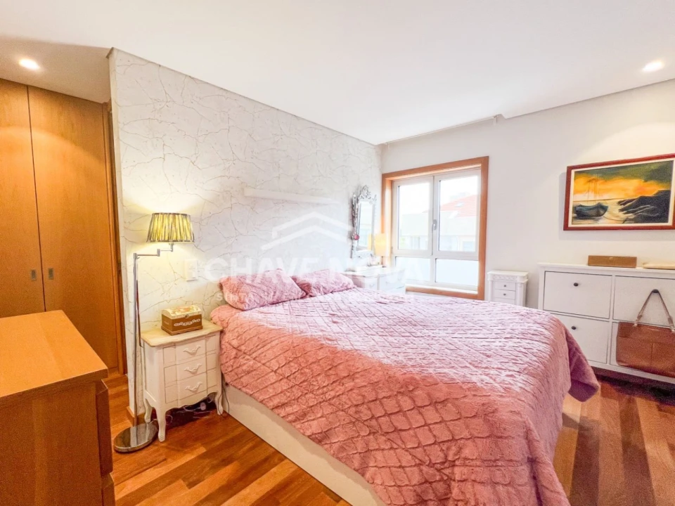 Apartamento T2 para Arrendamento em Oliveira do Douro Foto 10