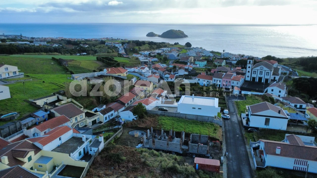 Moradia T3 para Venda em Agua de Alto Foto 1