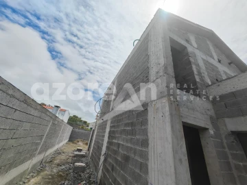 Moradia T3 para Venda em Agua de Alto